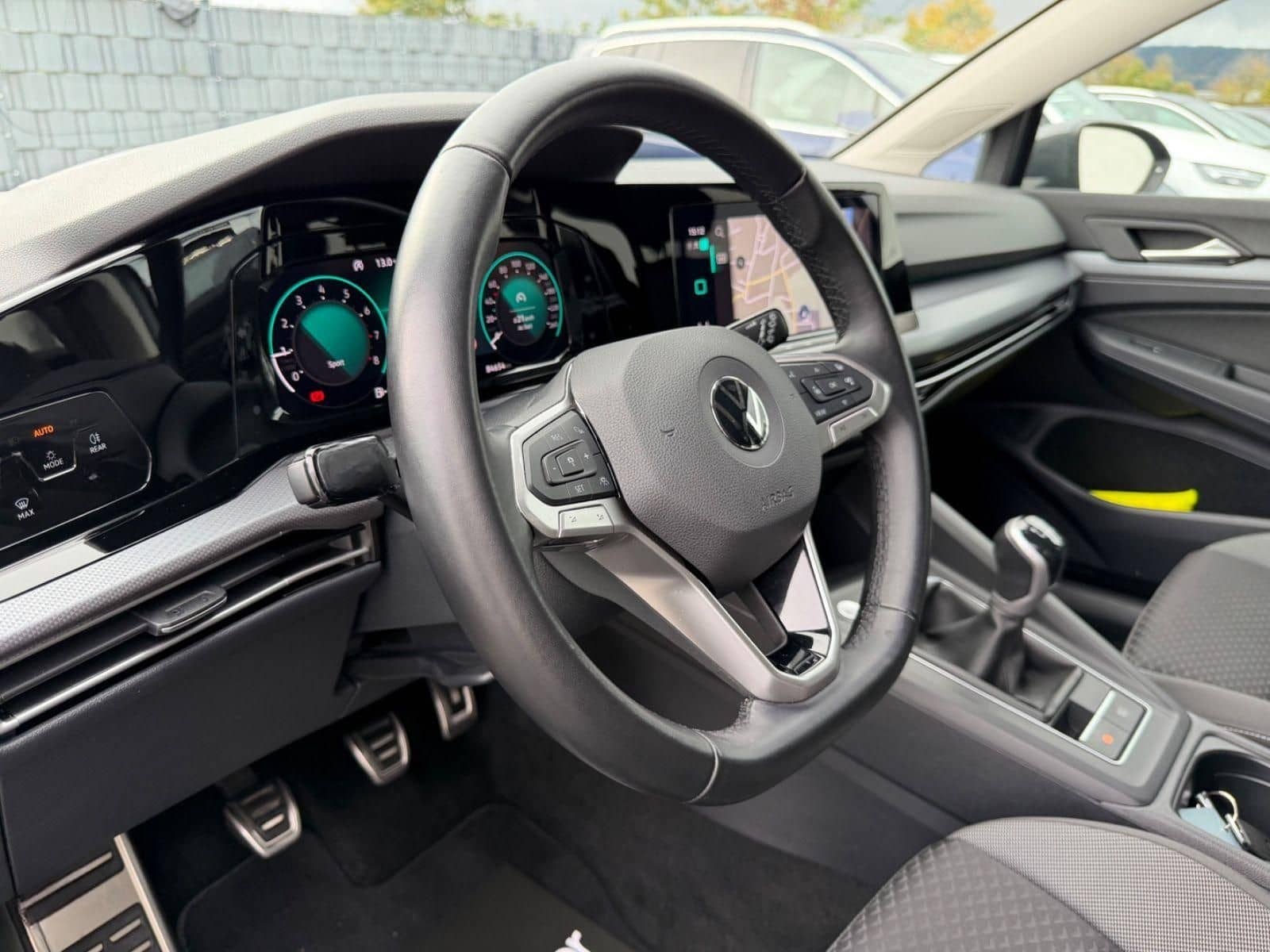 Volkswagen Golf 8 Lim. 1.5 TSI /NAVI/LED/ACC/HUD/CAM/GARANT foto 10