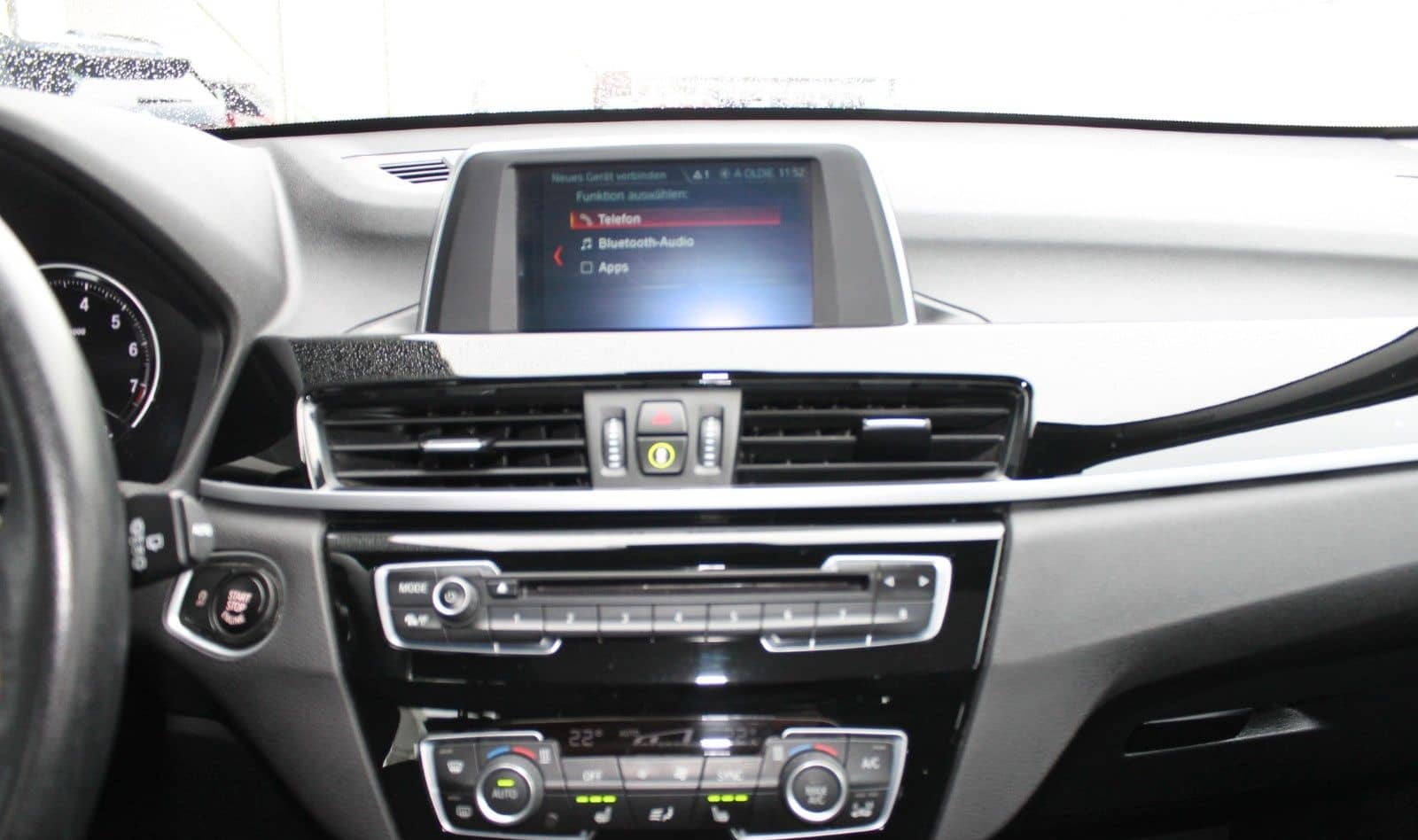 BMW X1 sDr 18i Advantage LED, KAM, PDC, PANO, AHK foto 13