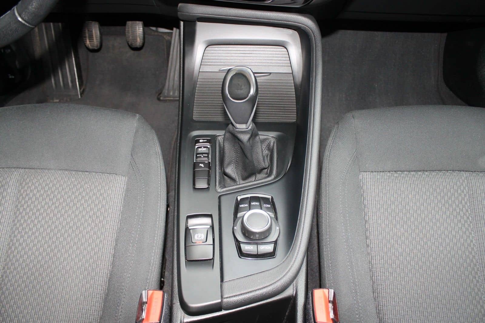 BMW X1 sDr 18i Advantage LED, KAM, PDC, PANO, AHK foto 15