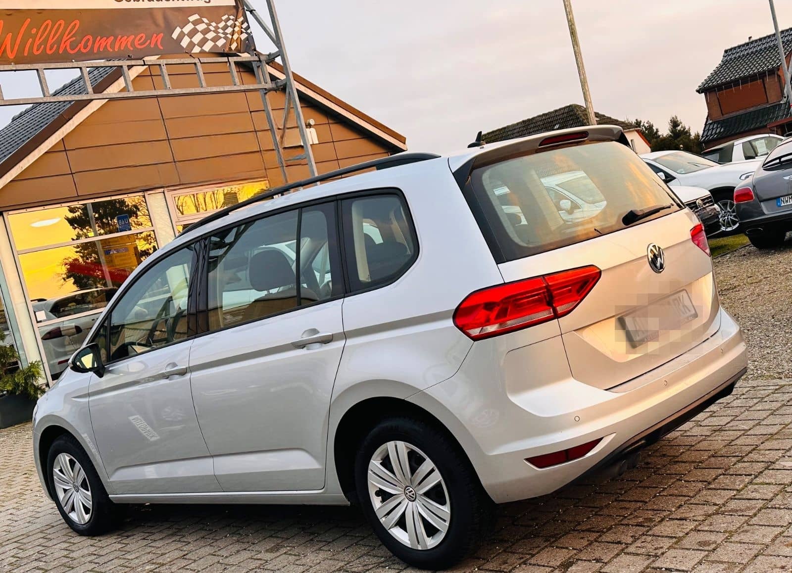 Volkswagen Touran 2,0 TDI BMT DSG *1.HAND*NAVI*SHZ* foto 5