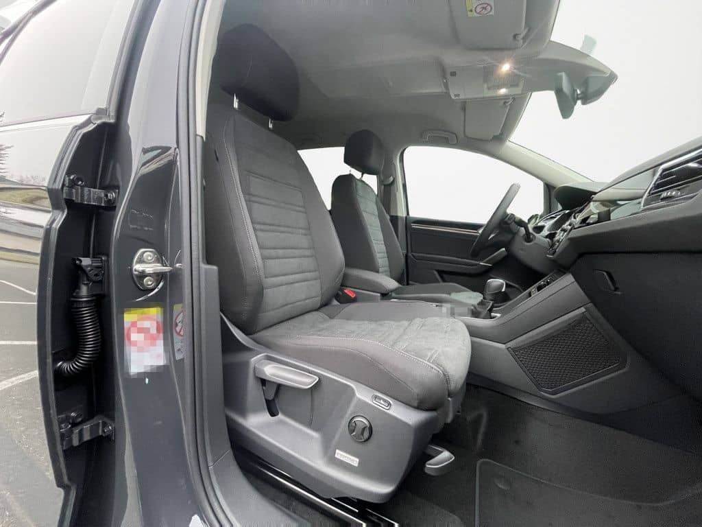 Volkswagen Touran 1.5 TSI Highline DSG+LED+CLIMAT+APP+NAV foto 8