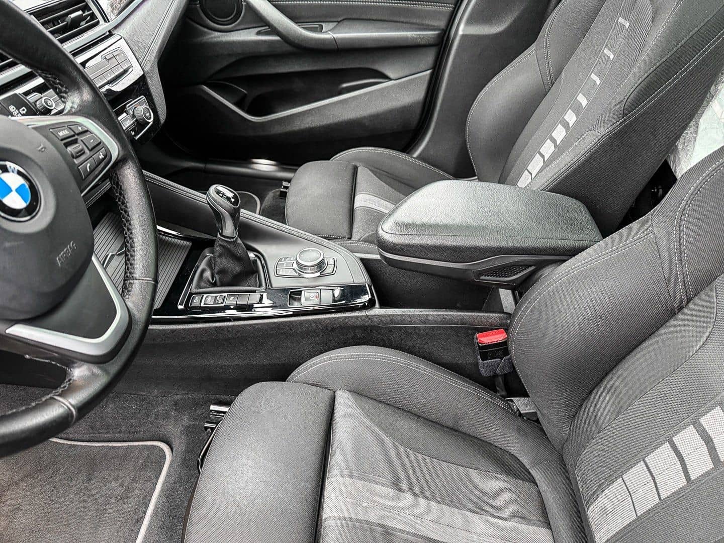 BMW X2 sDrive18d PANO+RFK+NAVI+LED+PDC+DAB foto 11