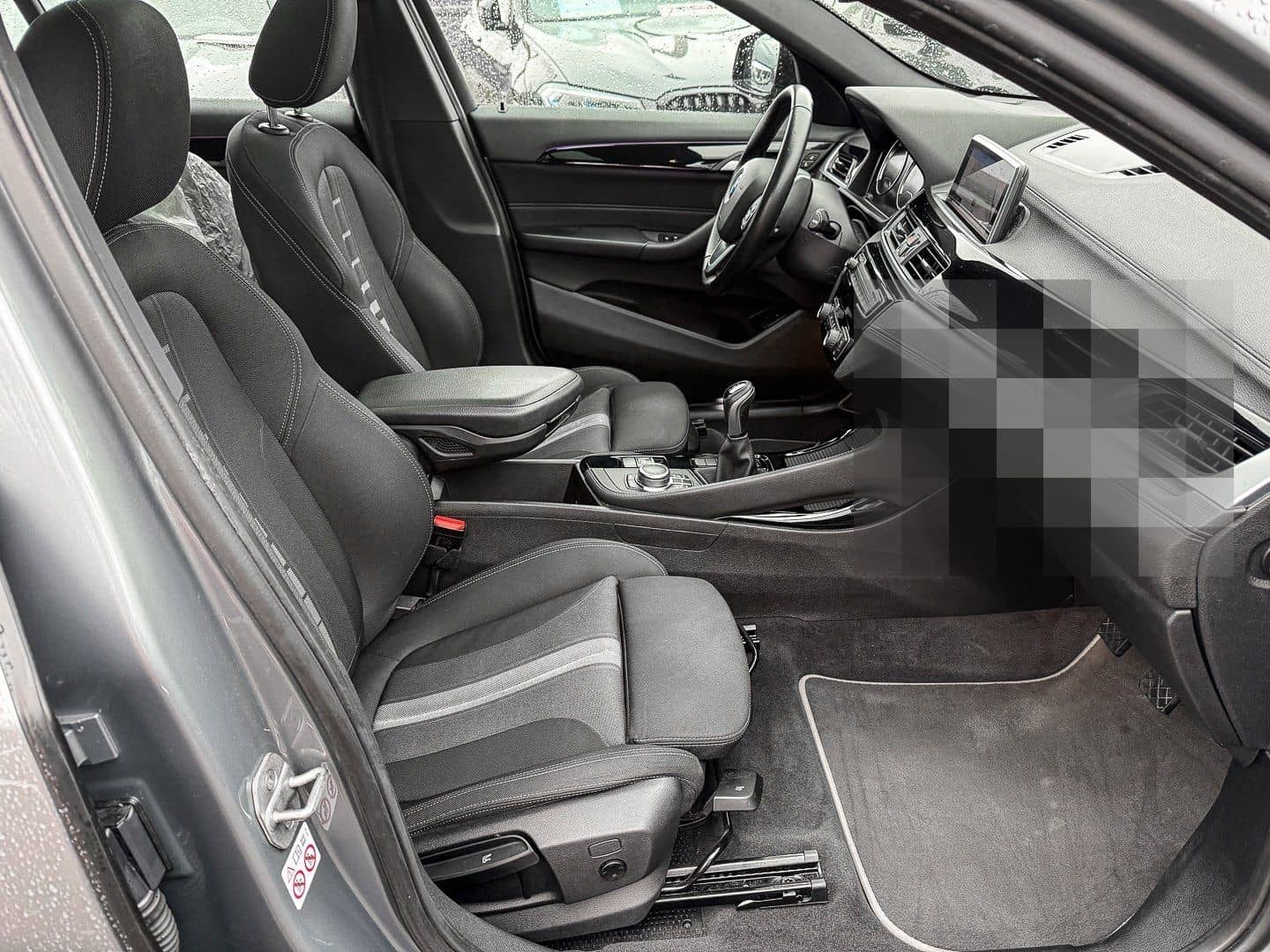 BMW X2 sDrive18d PANO+RFK+NAVI+LED+PDC+DAB foto 8