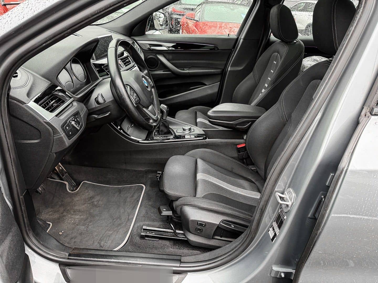 BMW X2 sDrive18d PANO+RFK+NAVI+LED+PDC+DAB foto 10