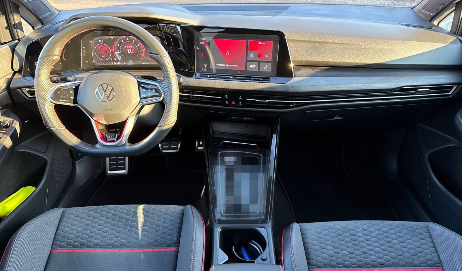 Volkswagen Golf VIII GTI Clubsport 2.0 TSI DSG, RFK, LED foto 13