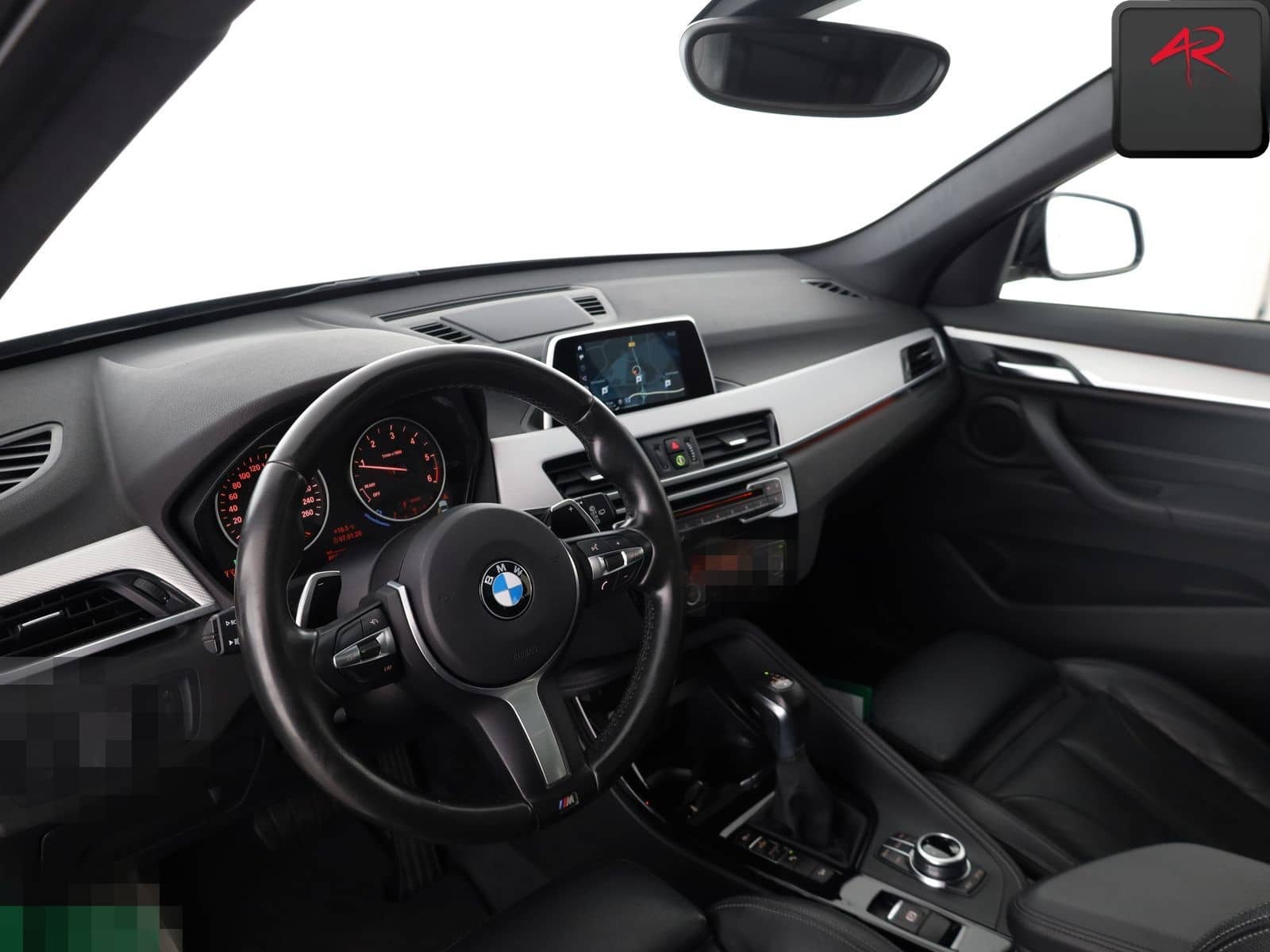 BMW X1 xDrive18d M SPORT SHADOW KAMERA,PANO,AHK,SH foto 9