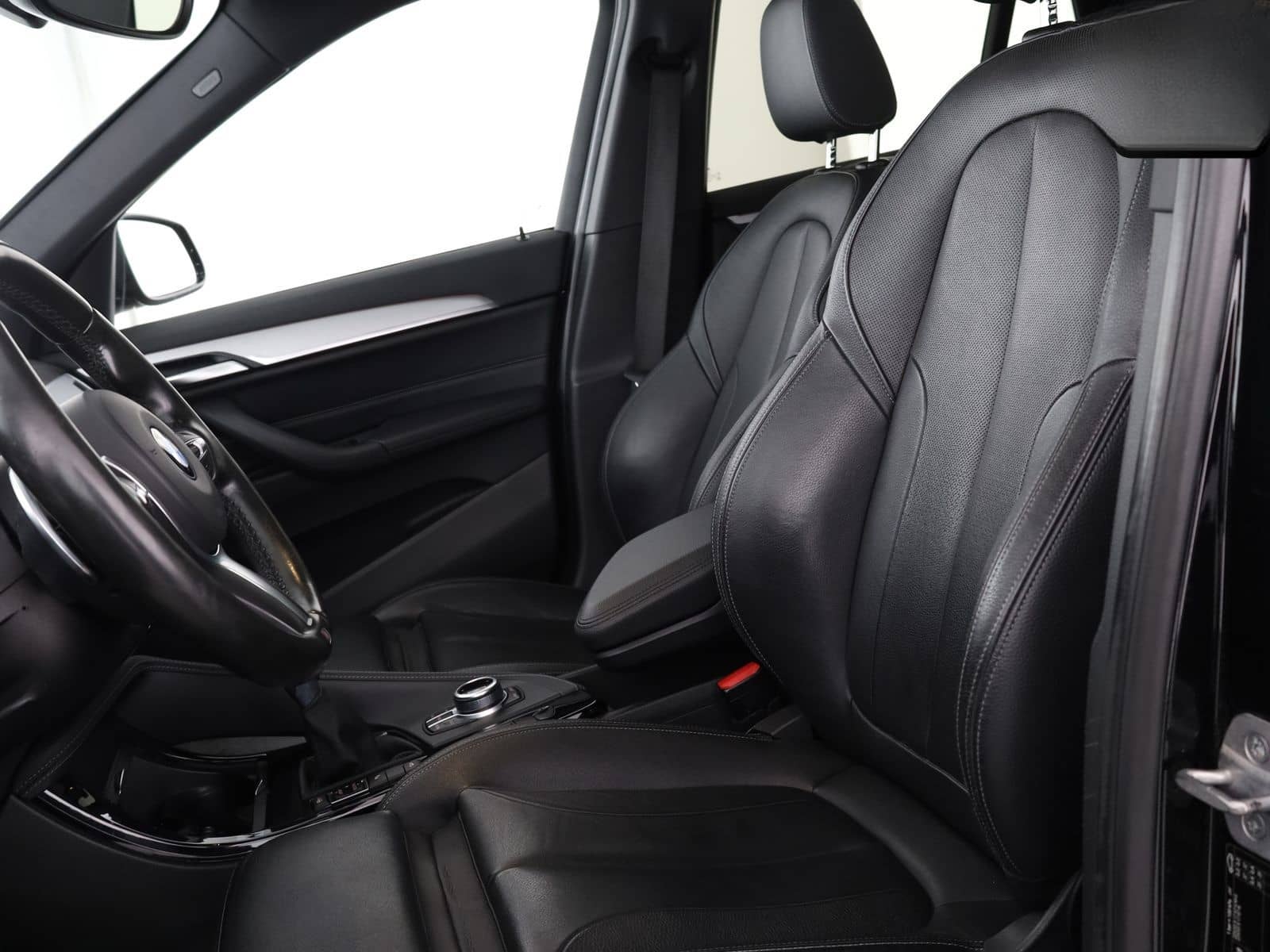BMW X1 xDrive18d M SPORT SHADOW KAMERA,PANO,AHK,SH foto 10
