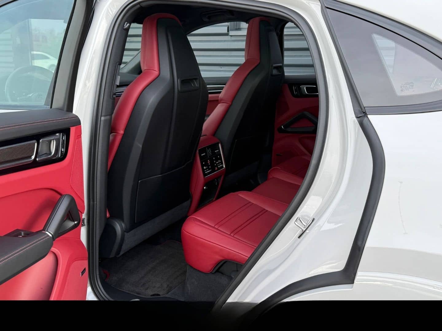 Porsche Cayenne Coupe Platinum Edition*INNO*HAL*SPORTABG foto 18