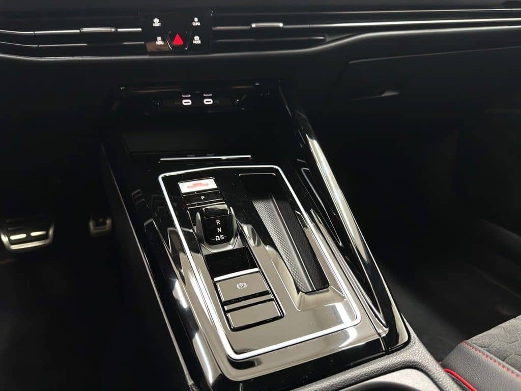 Volkswagen Golf VIII 2.0 TSI DSG GTI Clubsport DCC PANO*IQ. foto 15