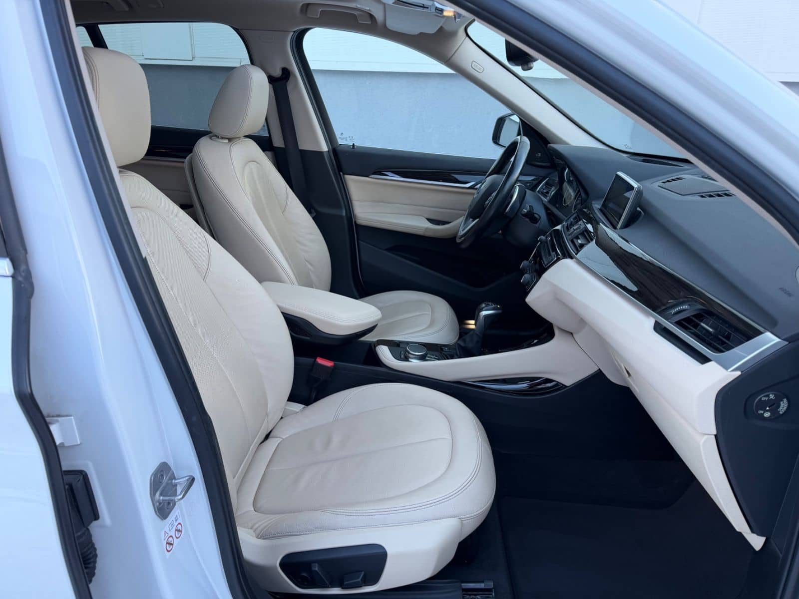 BMW X1 xDrive 25d*LED*PAN*HUD*KEY*H&K*KAM*AHK*NAV*19 foto 13