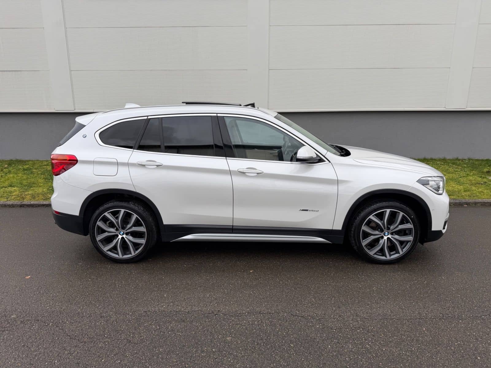 BMW X1 xDrive 25d*LED*PAN*HUD*KEY*H&K*KAM*AHK*NAV*19 foto 7