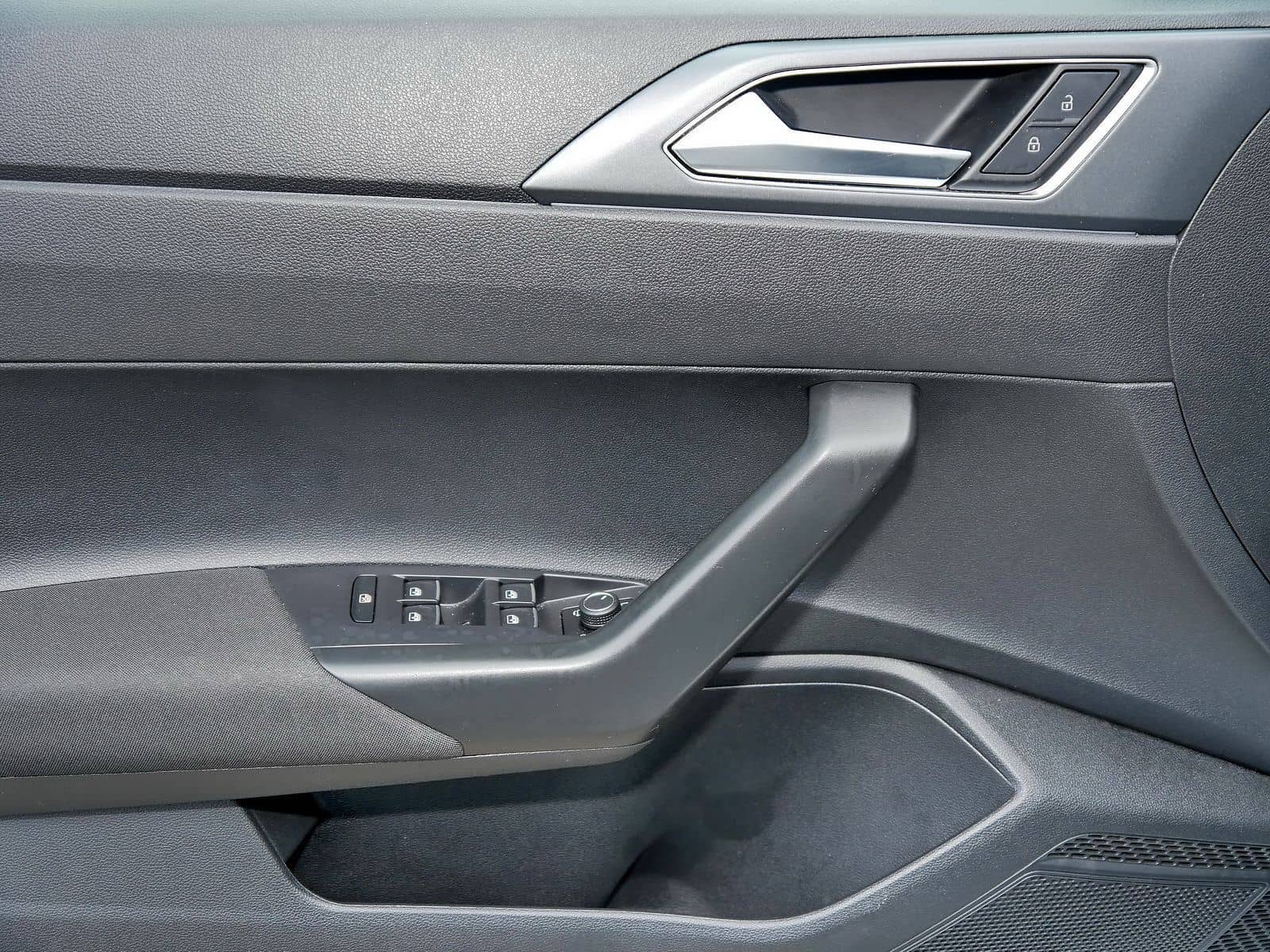 Volkswagen Taigo 1.0TSI R-Line Black Climatr Cam Navi Pano foto 13