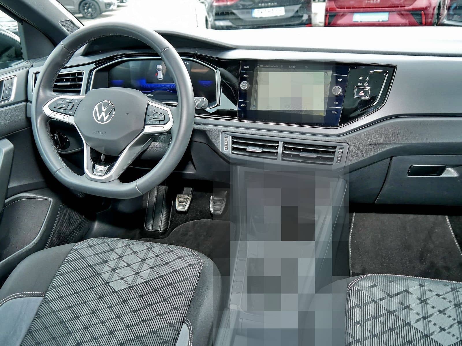 Volkswagen Taigo 1.0TSI R-Line Black Climatr Cam Navi Pano foto 6