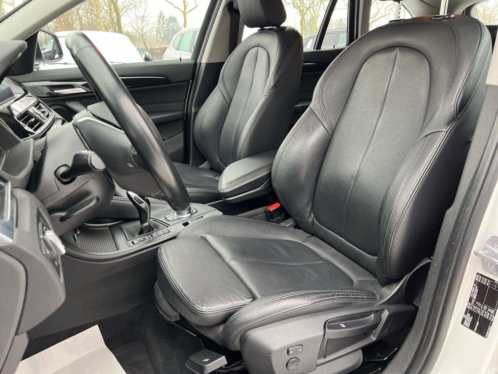 BMW X1 sDrive20i ADVANTAGE NAVI SHZG. LEDER PDC foto 9