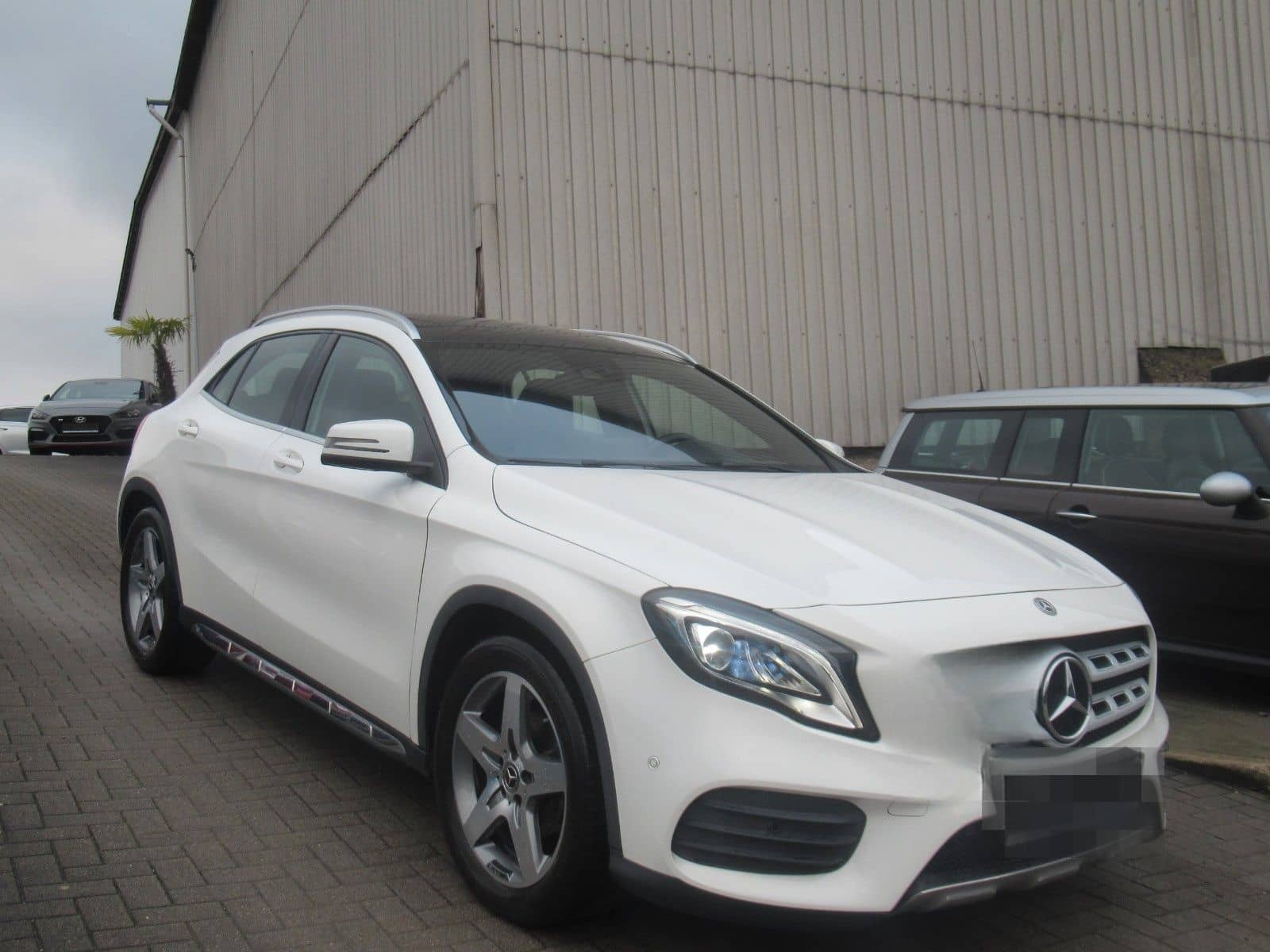 Mercedes-Benz GLA 200 AMG LINE-NAVI-PANO-LED-SHZ-2.HAND foto 1