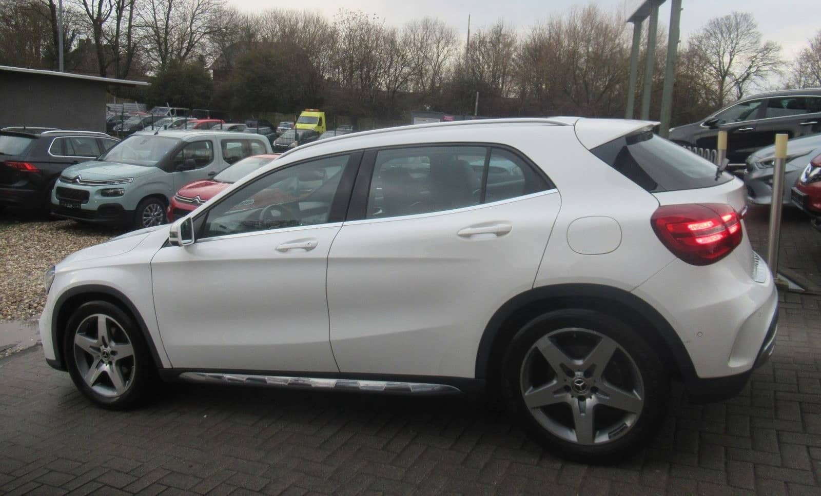 Mercedes-Benz GLA 200 AMG LINE-NAVI-PANO-LED-SHZ-2.HAND foto 12