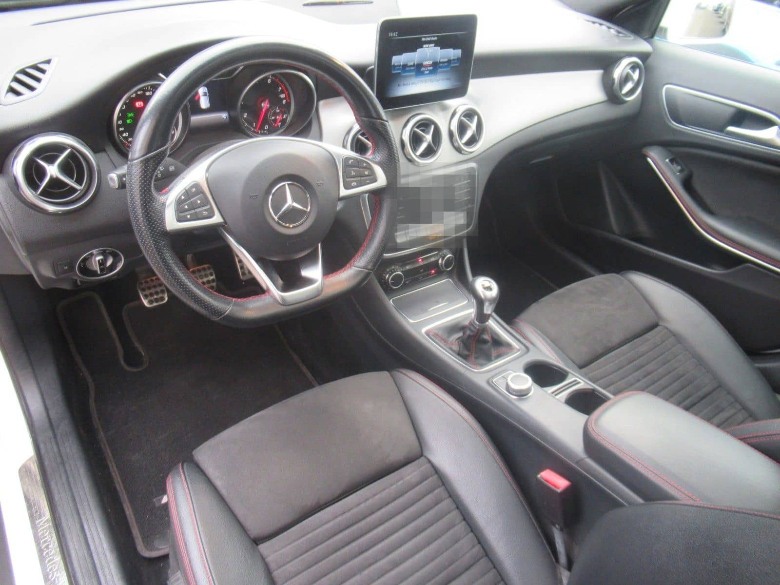 Mercedes-Benz GLA 200 AMG LINE-NAVI-PANO-LED-SHZ-2.HAND foto 20