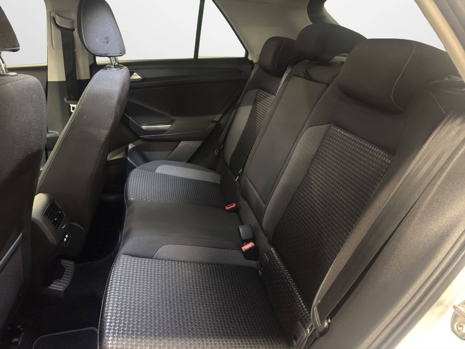 Volkswagen T-Roc 2.0 TDI DSG Active  Navi PDC LM Klima foto 12