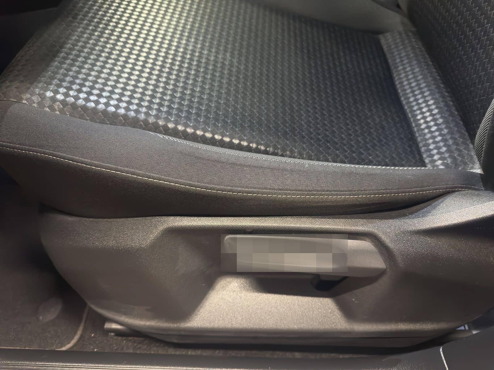 Volkswagen T-Roc 2.0 TDI DSG Active  Navi PDC LM Klima foto 15