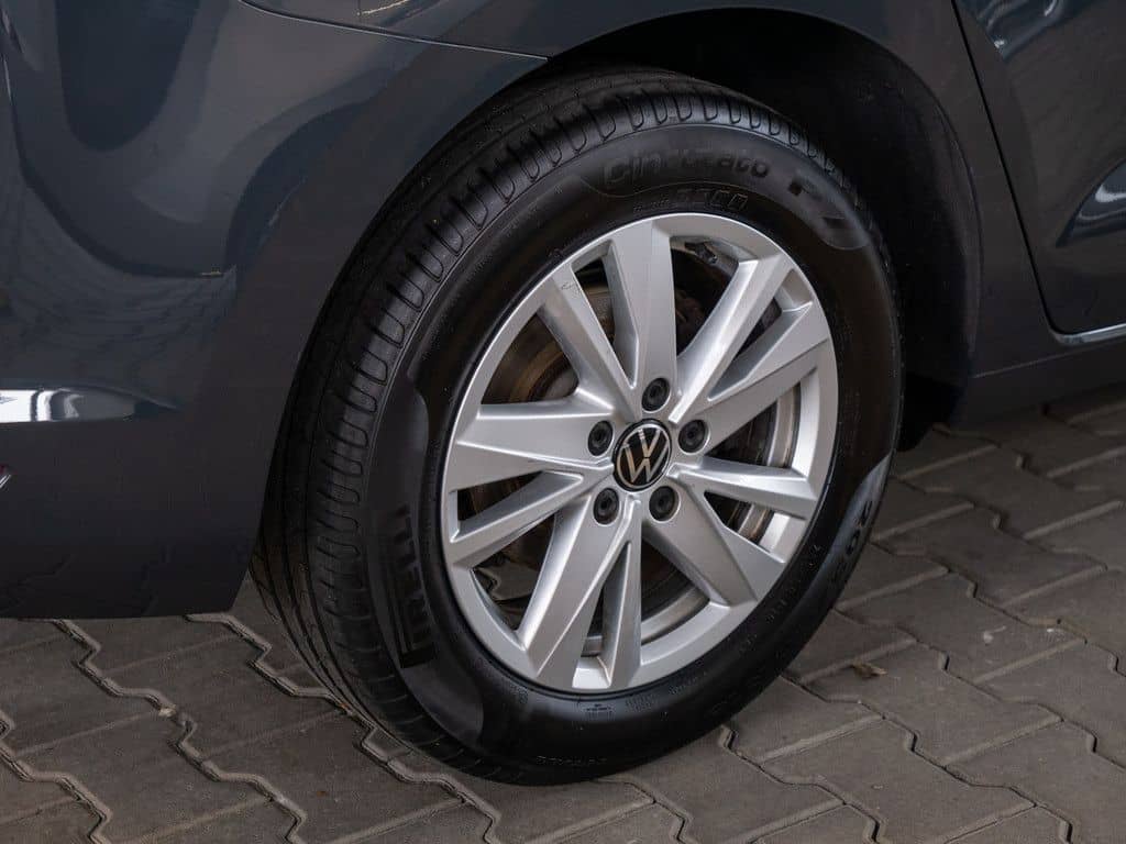 Volkswagen Touran Comfortline 2,0 l TDI ACC NAVI SPURH. BT foto 9