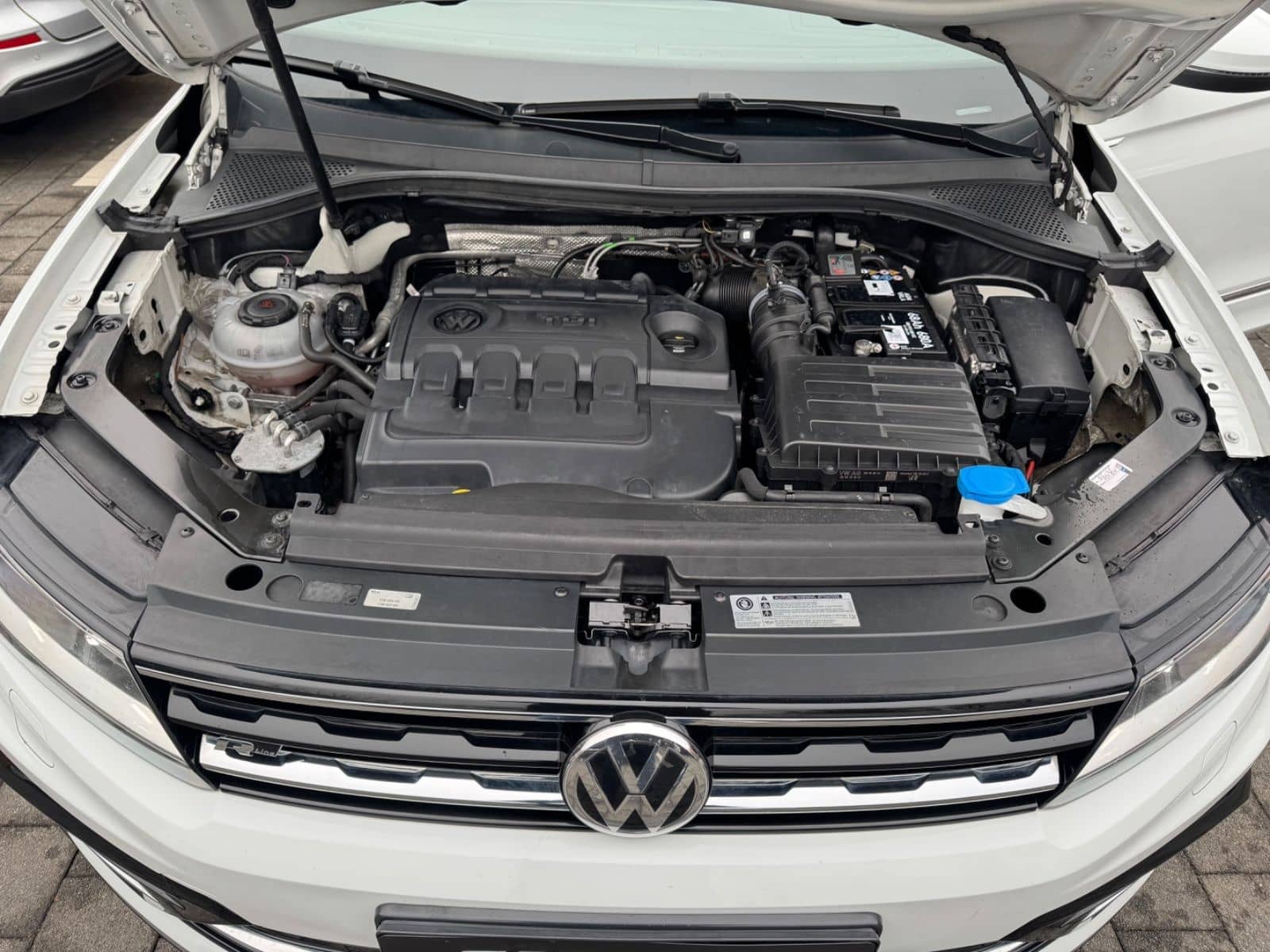Volkswagen Tiguan Highline 4Motion**R-LINE Sportpaket** foto 10