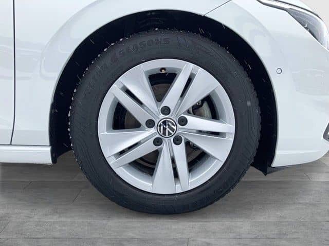 Volkswagen Golf VIII 1.0 TSI Life ACC LED LM16 NAVI PDC SHZ foto 6