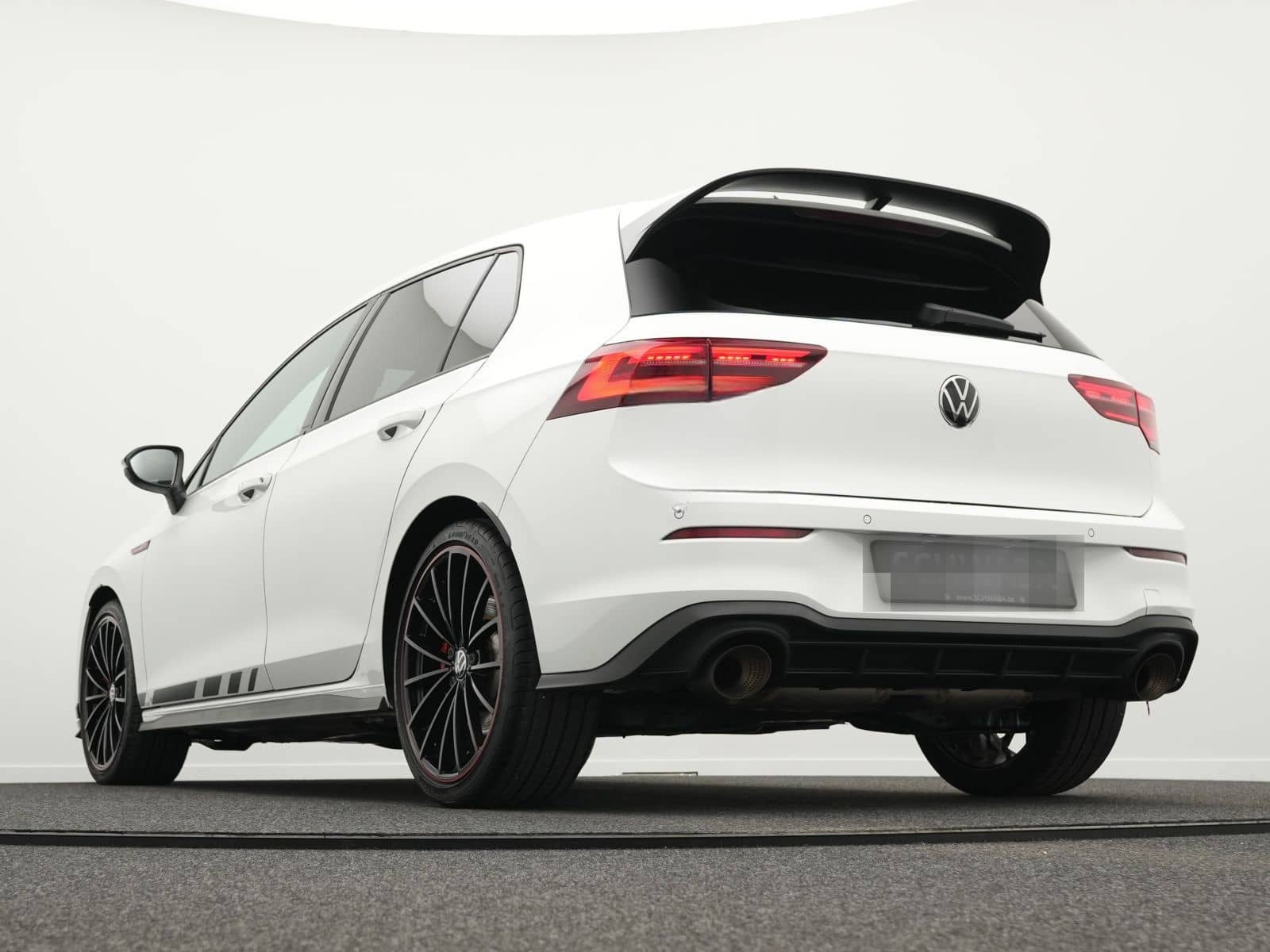 Volkswagen Golf VIII GTI Clubsport 2.0 TSI R-Abgas*PANO foto 21