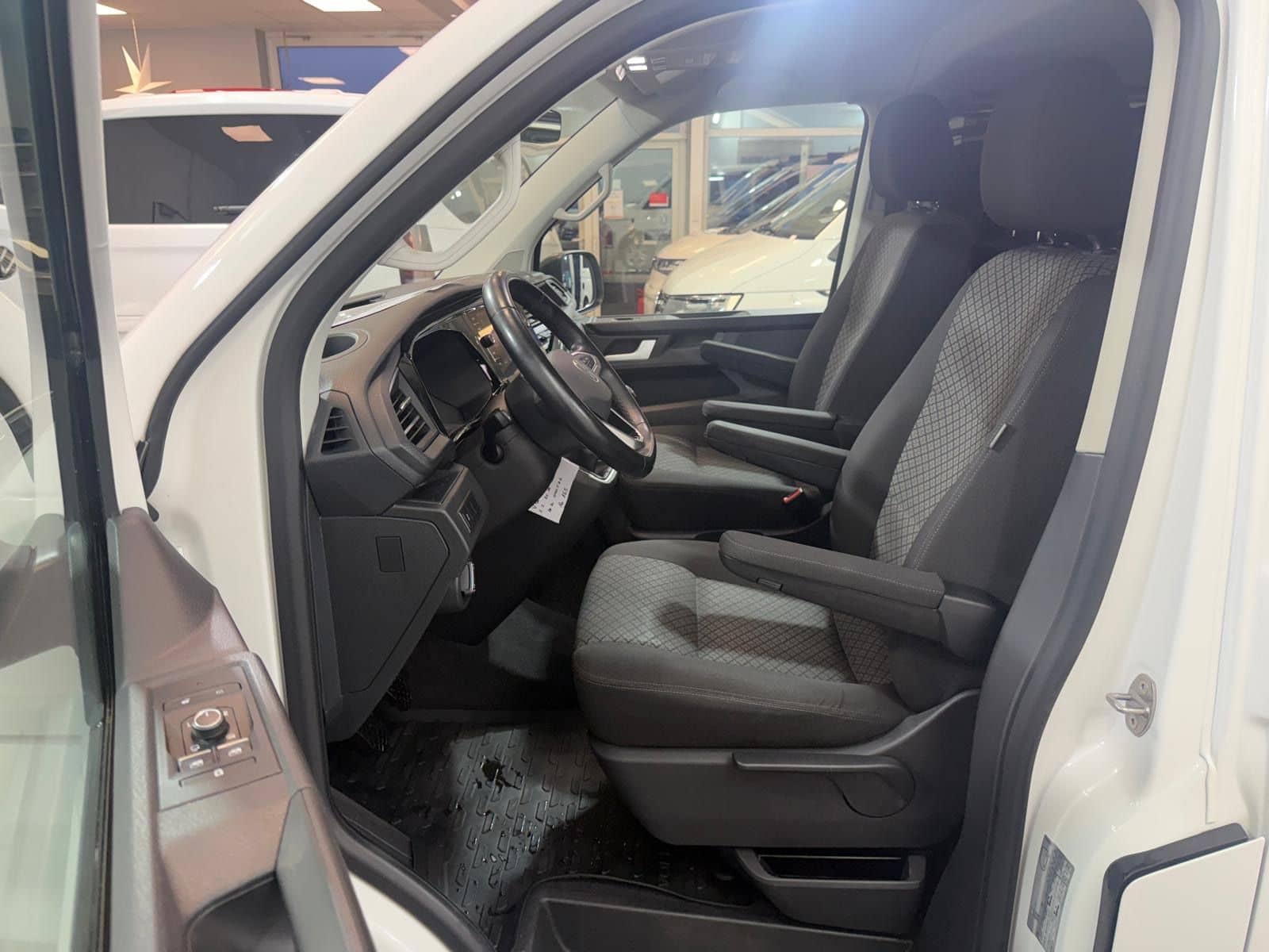 Volkswagen T6.1Multivan/ 4MOTION/KAK/PDC/DAB/Navi/Kamera/ foto 15