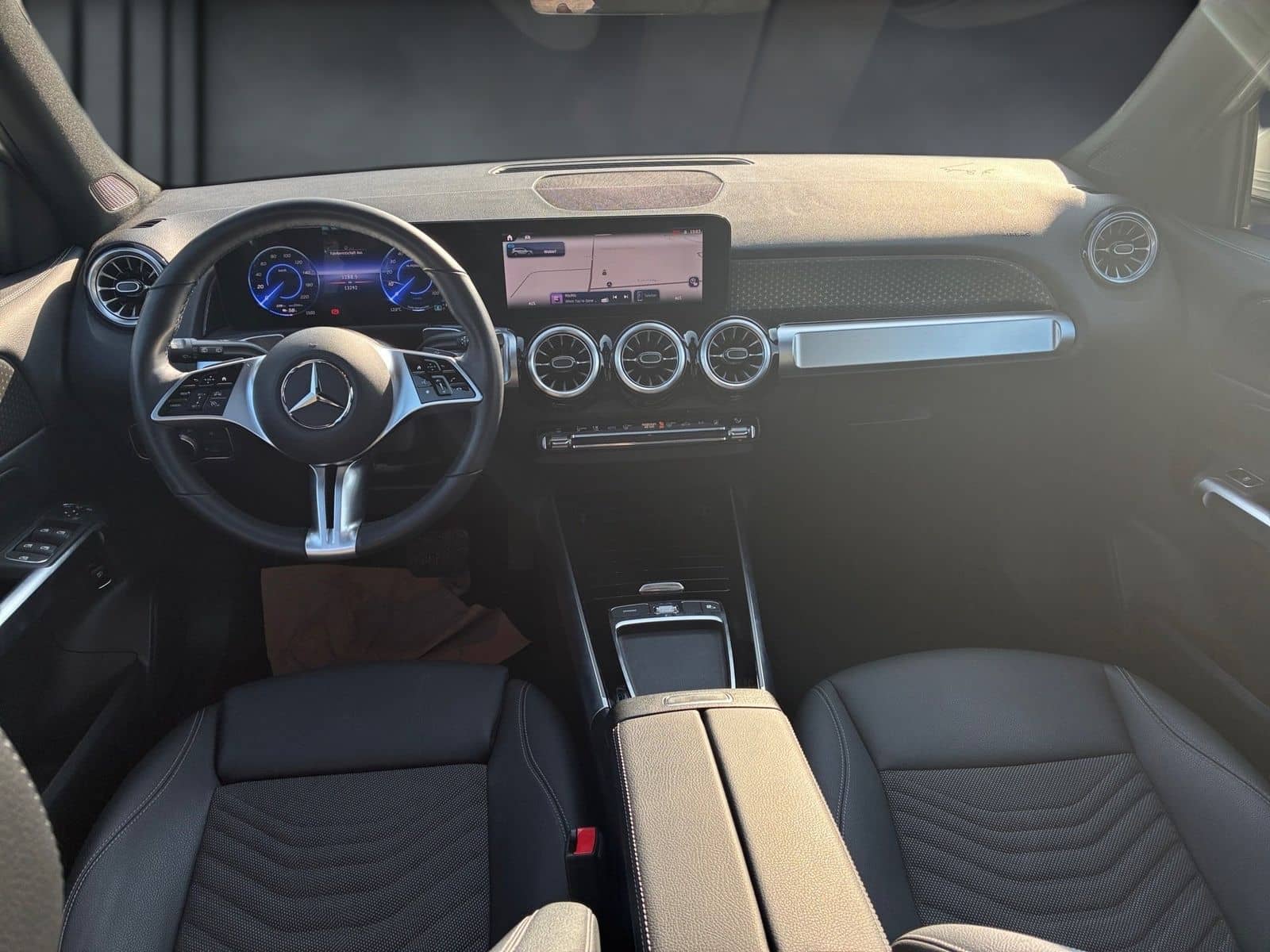 Mercedes-Benz EQB 300 4M MBUX+Progressive+Ambiente+CarPlay+AUT foto 11