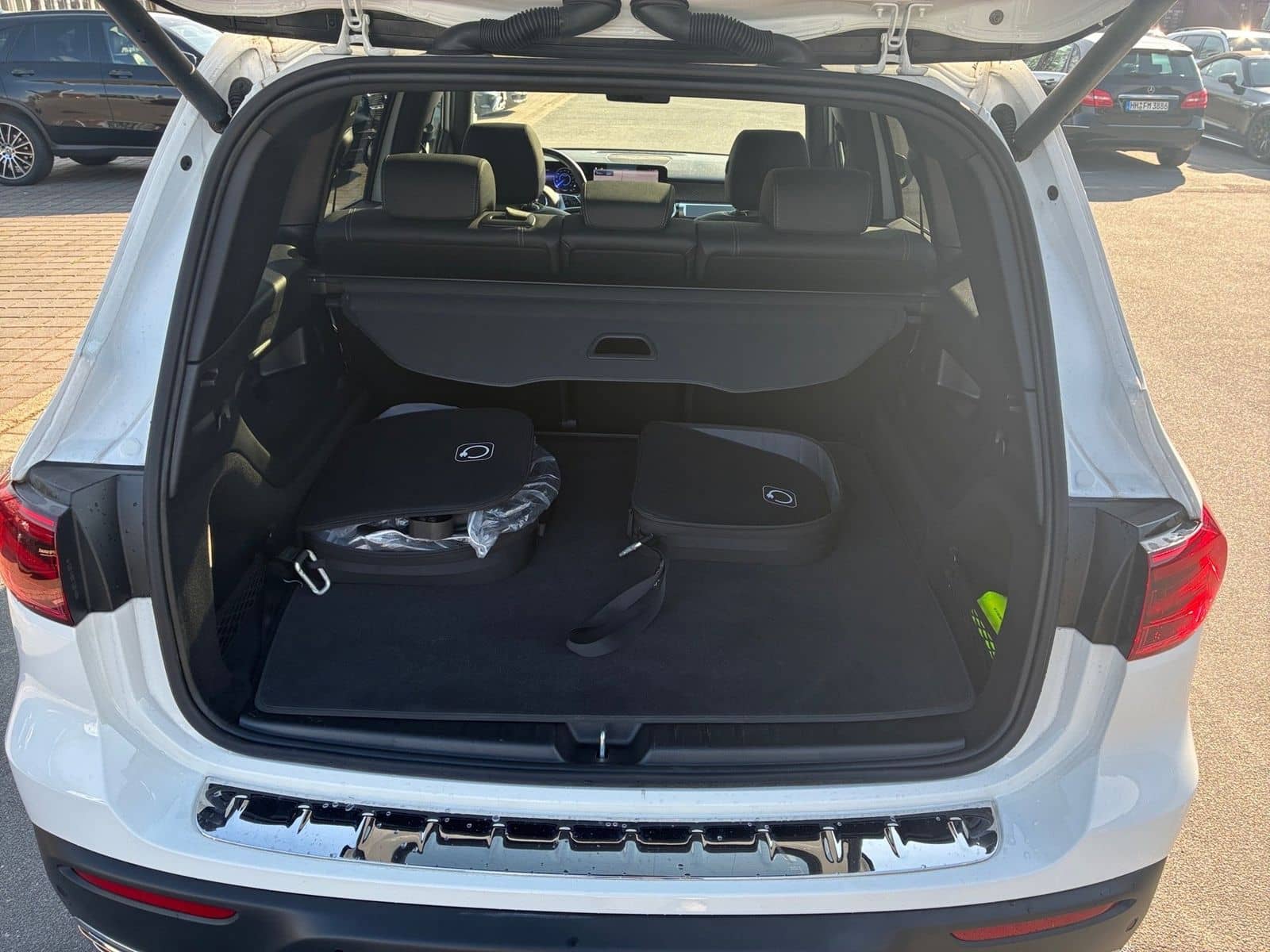 Mercedes-Benz EQB 300 4M MBUX+Progressive+Ambiente+CarPlay+AUT foto 13