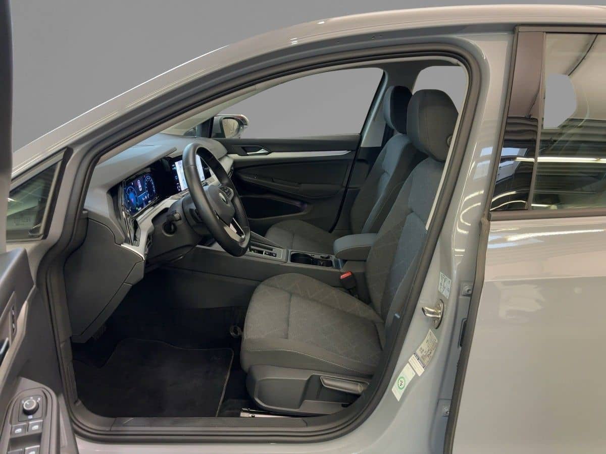 Volkswagen Golf VIII 2.0 TDI DSG Life ACC Kamera LED Navi foto 9