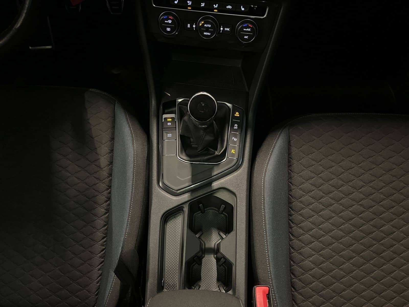 Volkswagen Tiguan Allspace 2,0 TDI DSG IQ PanD/HUD/Kamera foto 19