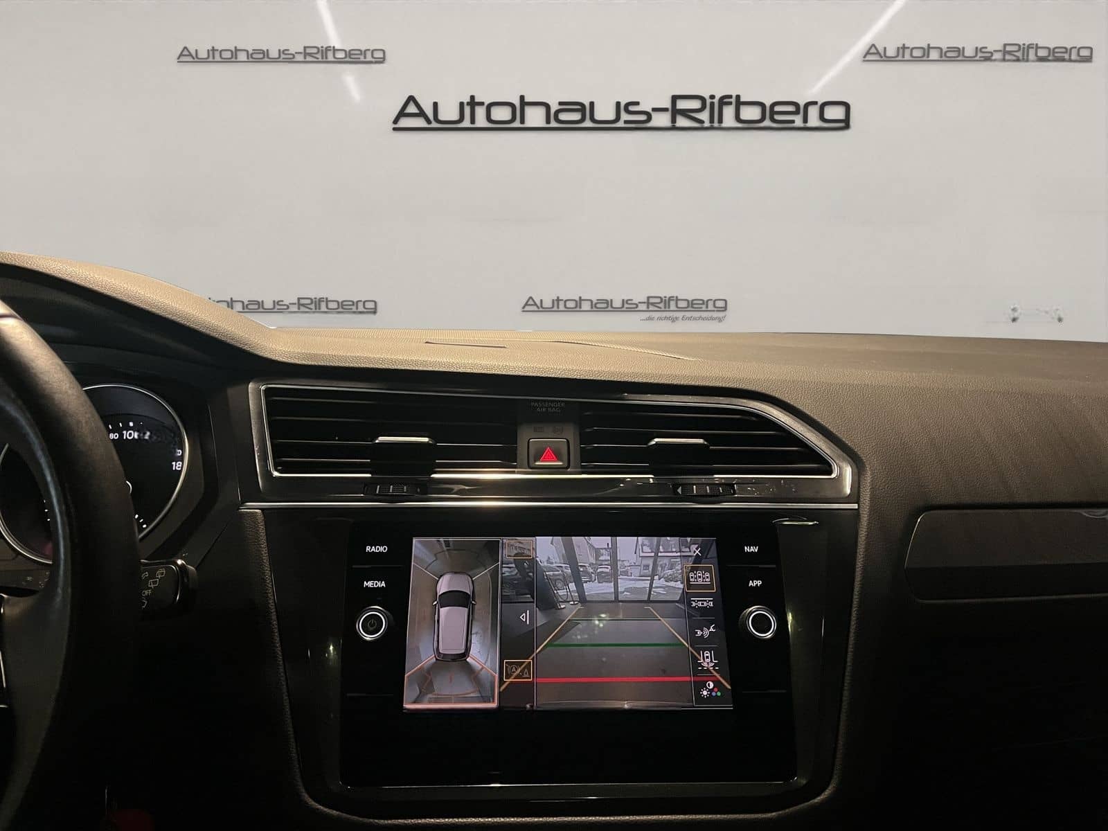 Volkswagen Tiguan Allspace 2,0 TDI DSG IQ PanD/HUD/Kamera foto 20