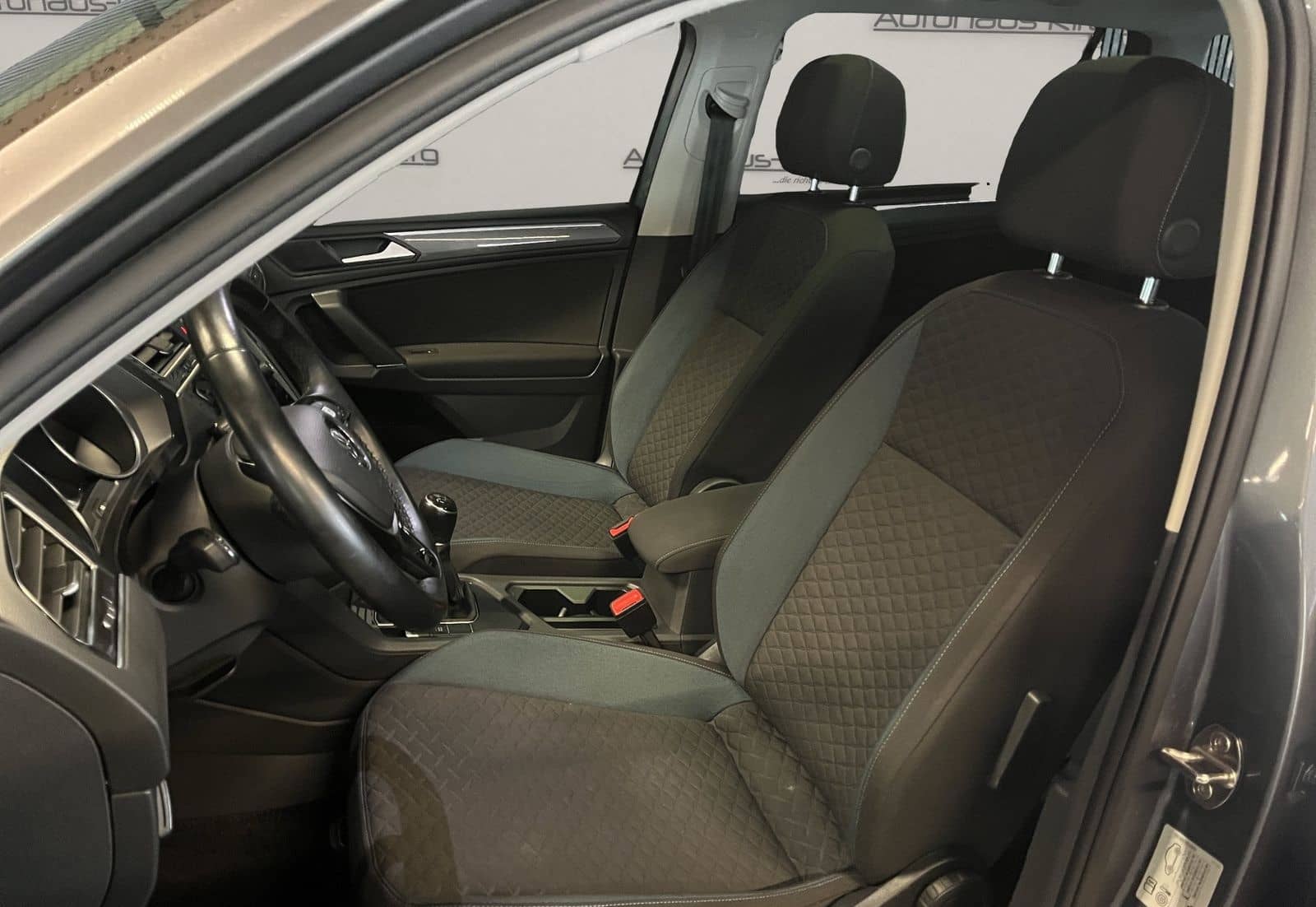 Volkswagen Tiguan Allspace 2,0 TDI DSG IQ PanD/HUD/Kamera foto 9