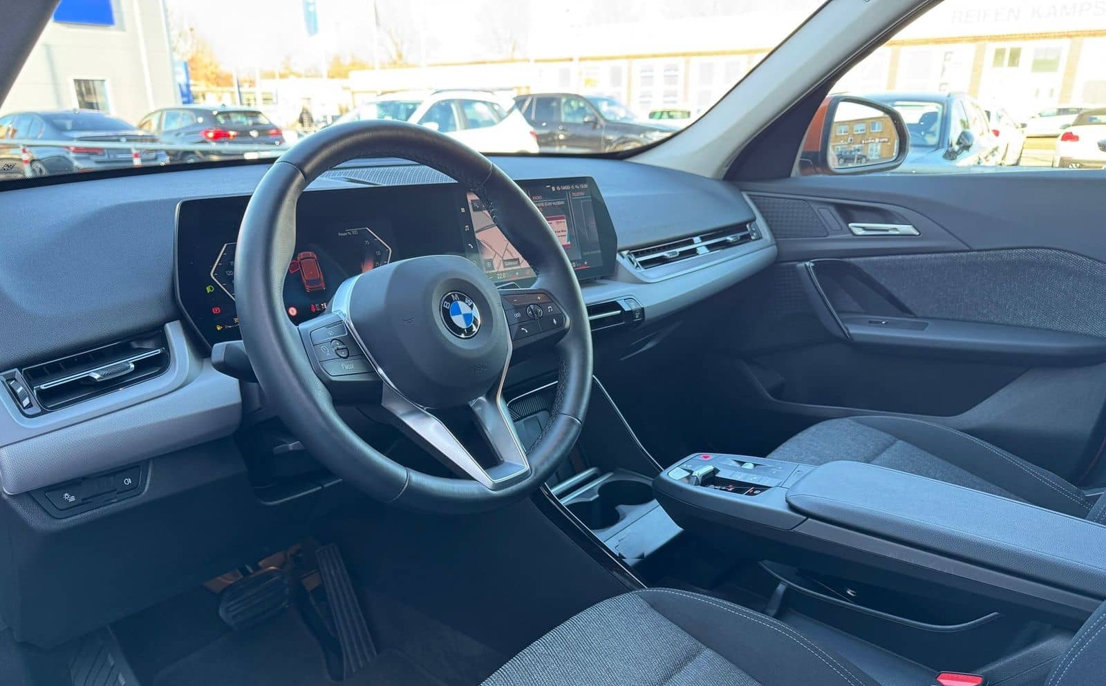 BMW X1 xDrive23i KeyLess Adapt-LED DAB ParkAssSyst foto 7