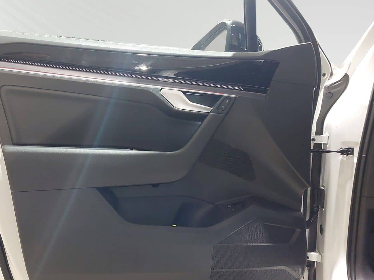 Volkswagen Touareg R 3.0 TSI eHybrid 4Motion PANO+NAVI+AHK foto 14