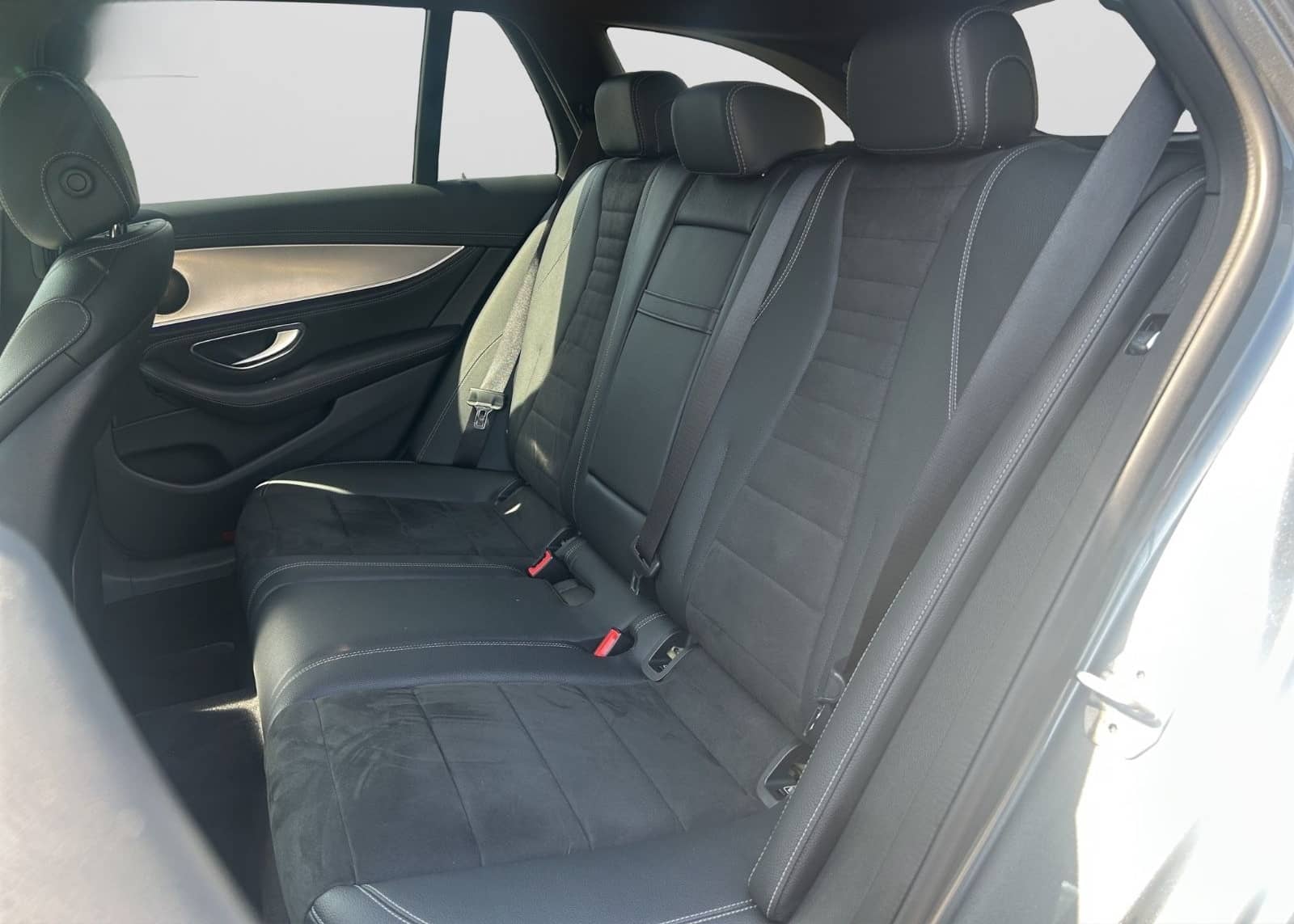 Mercedes-Benz E 220 d 4Matic AMG-Line / 1.Hand / Schiebedach foto 13