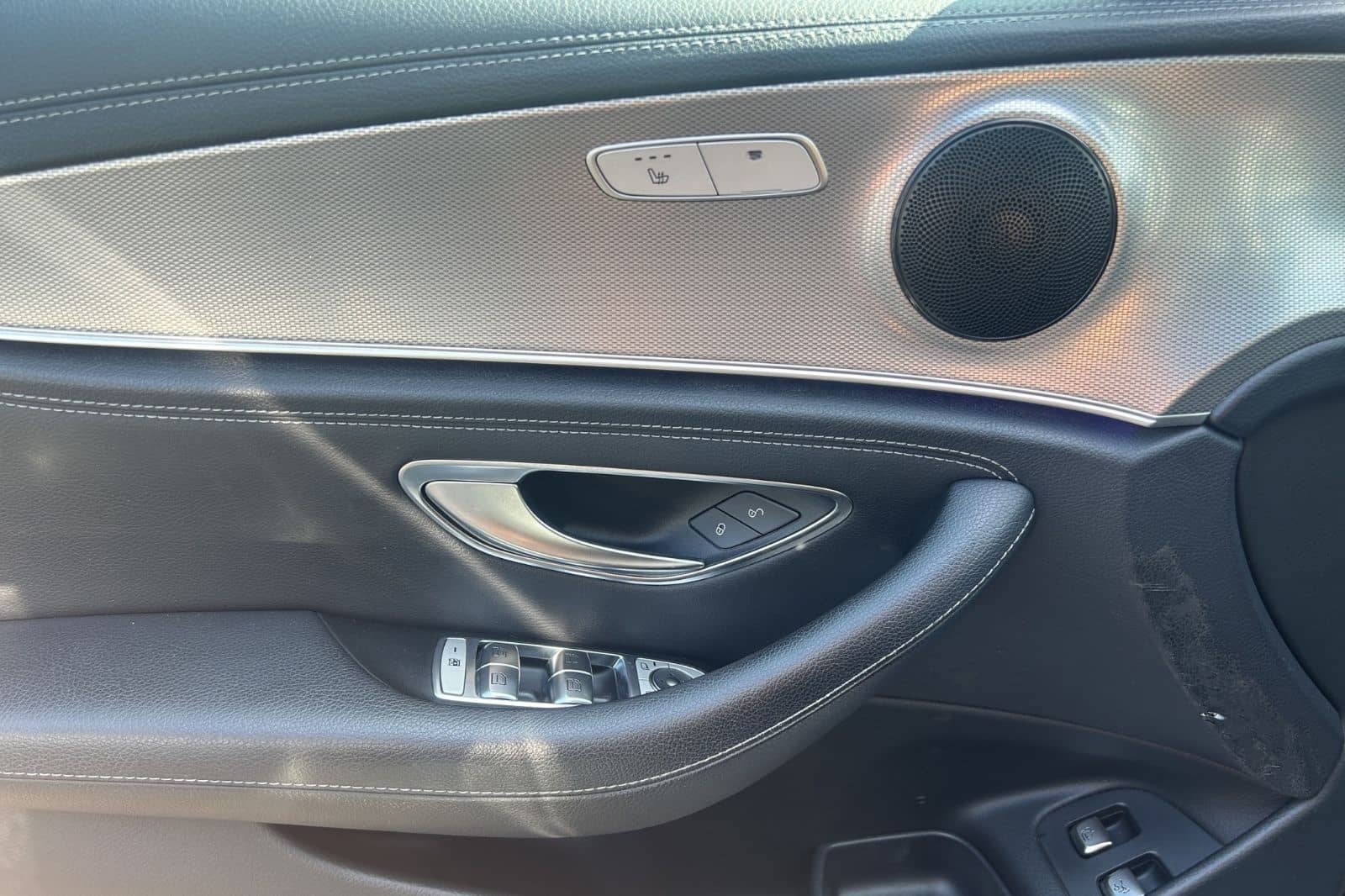 Mercedes-Benz E 220 d 4Matic AMG-Line / 1.Hand / Schiebedach foto 18