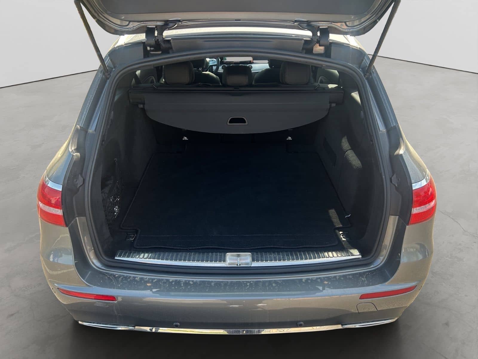 Mercedes-Benz E 220 d 4Matic AMG-Line / 1.Hand / Schiebedach foto 10