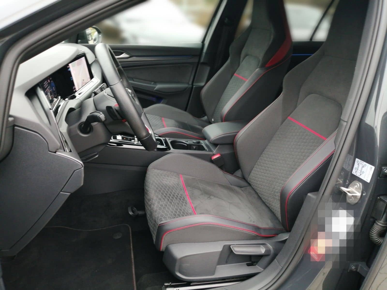 Volkswagen Golf GTI Clubsport VIII 2.0TSI DSG BlackStyle foto 14