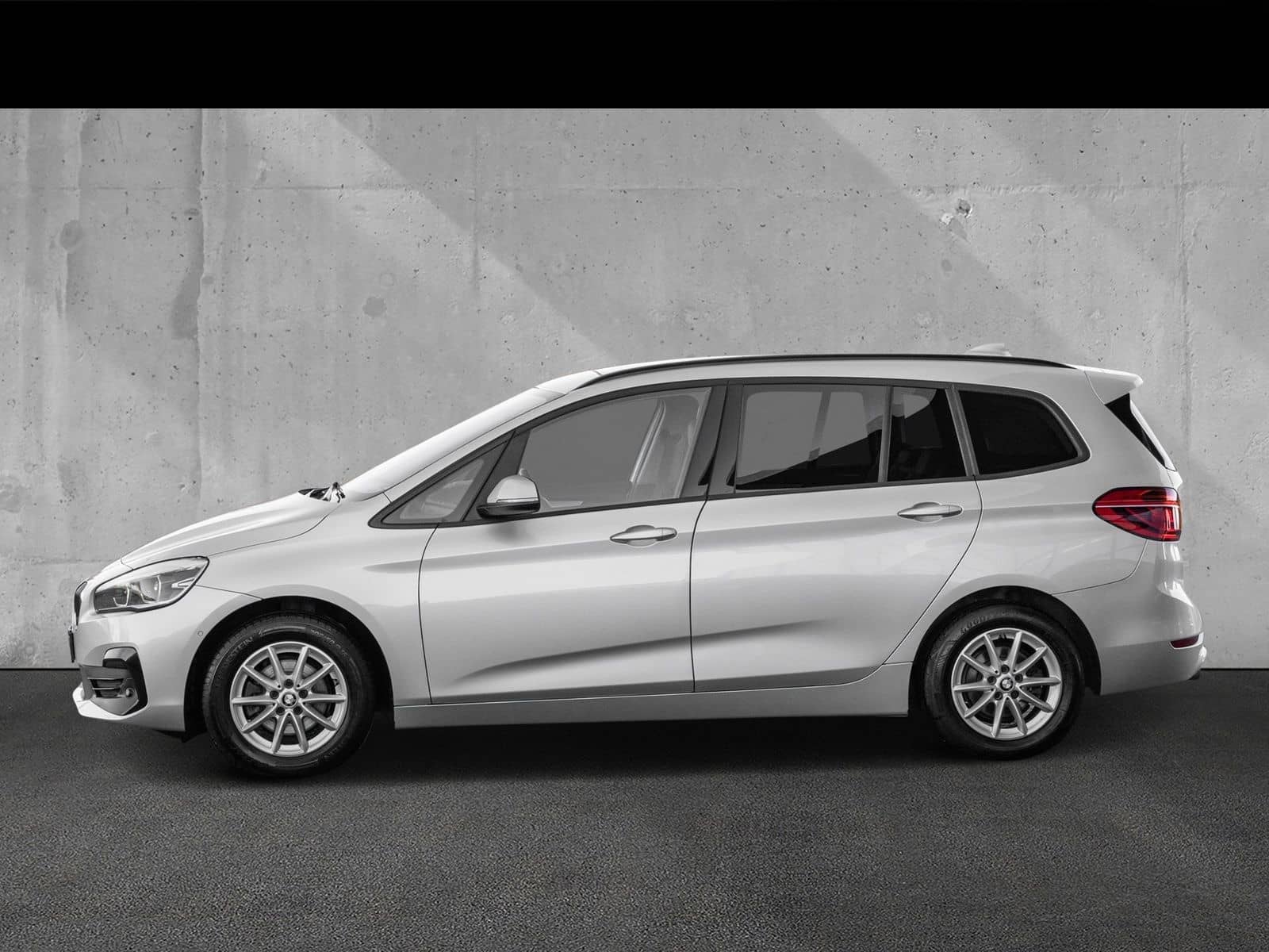 BMW 216d Gran Tourer. Pano foto 2