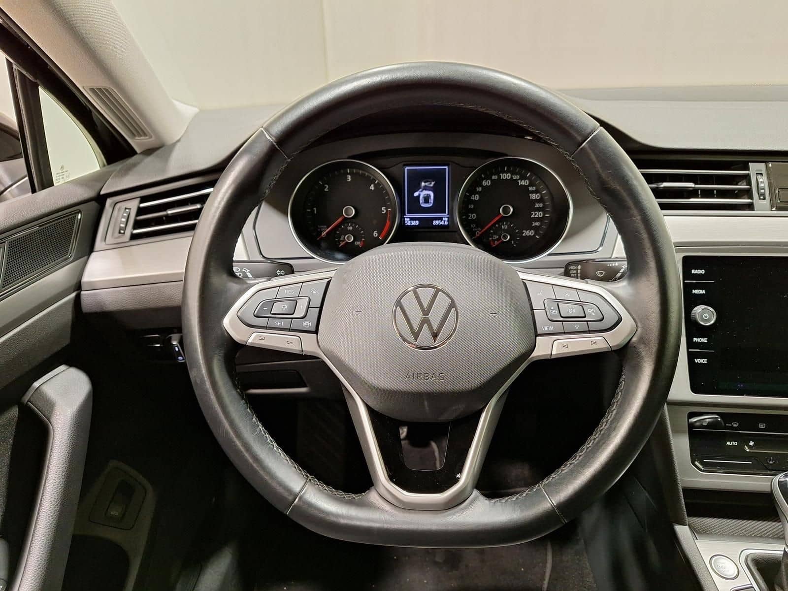 Volkswagen Passat Variant 2.0 TDI Winter|LED|Navi|AHK foto 17