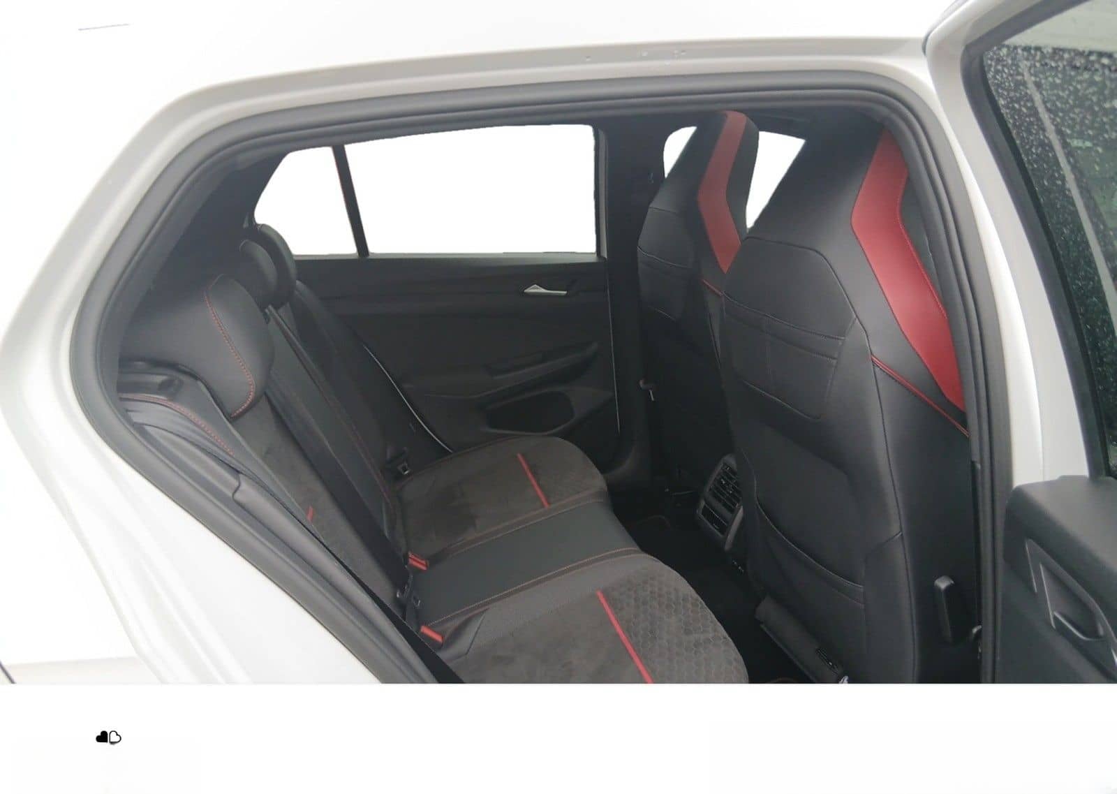 Volkswagen Golf 2.0 TSI GTI Clubsport MATRIX+PANO+HUD+AKRAP foto 15