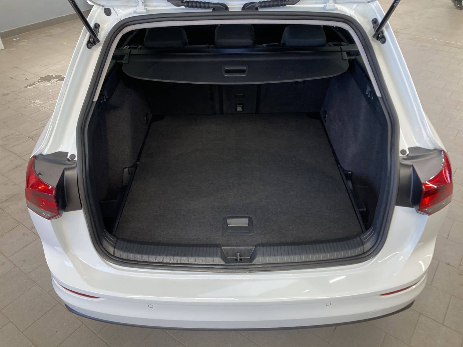 Volkswagen Golf 8 Variant TDI DSG Life LED AHK ACC foto 18