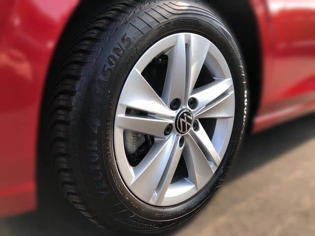 Volkswagen Golf VIII Lim. 1.5TSI Life NAVI+ACC+STNDHZG+++ foto 8