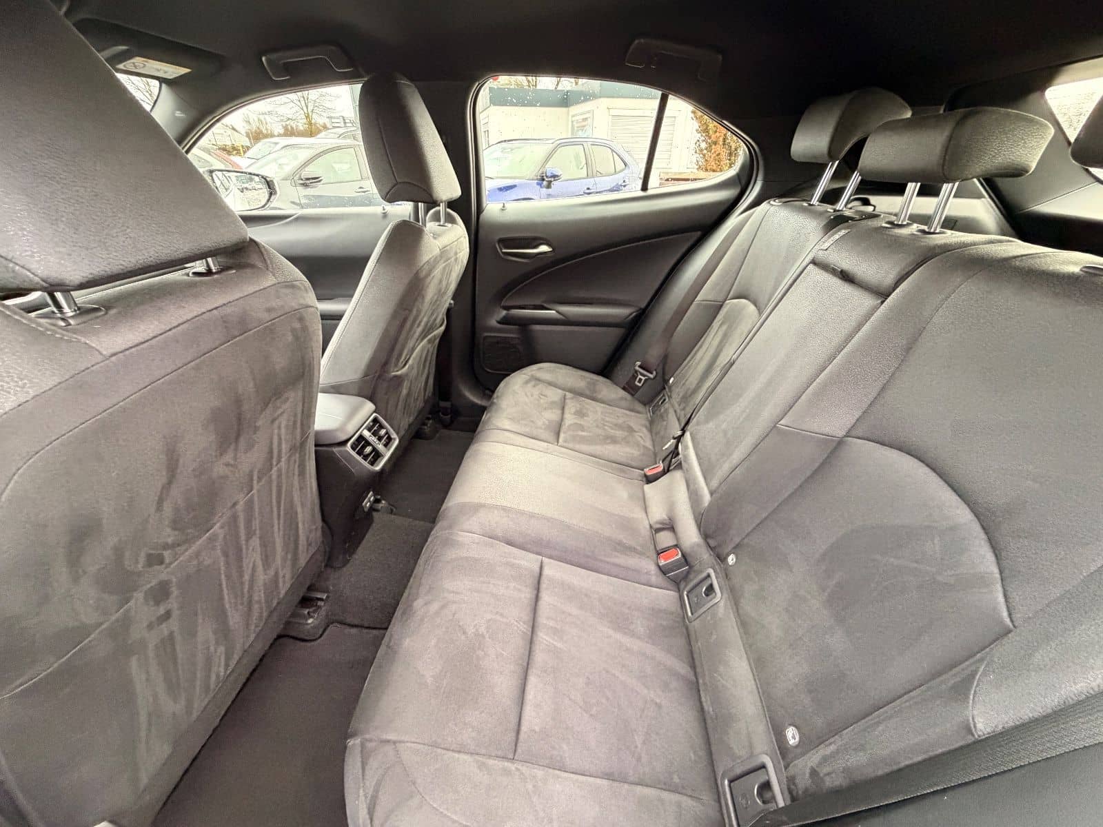 Lexus UX 250 h Launch Edition foto 21