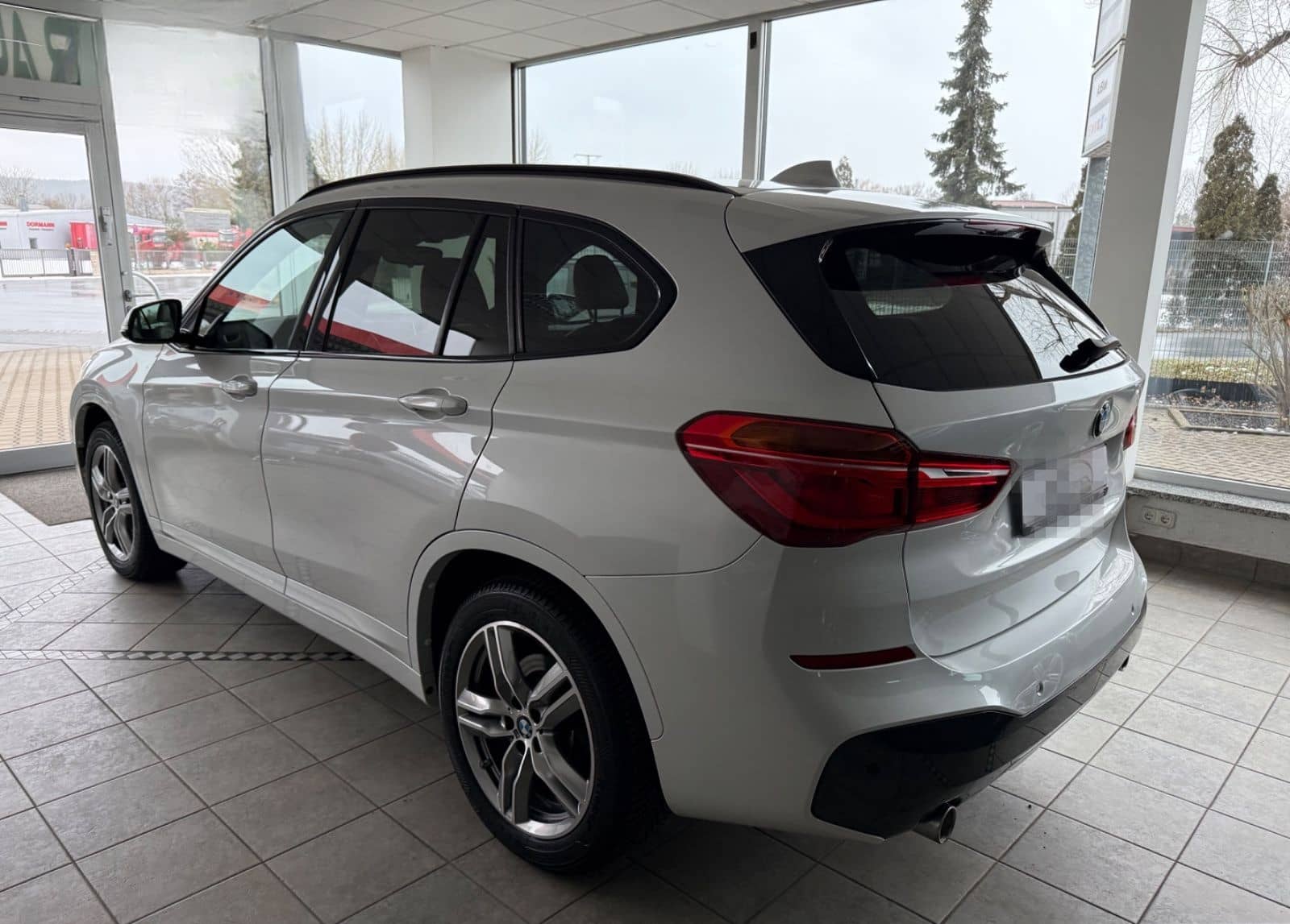 BMW X1 xDrive 20 d M Sport Paket VOLL! AHK H&K foto 2