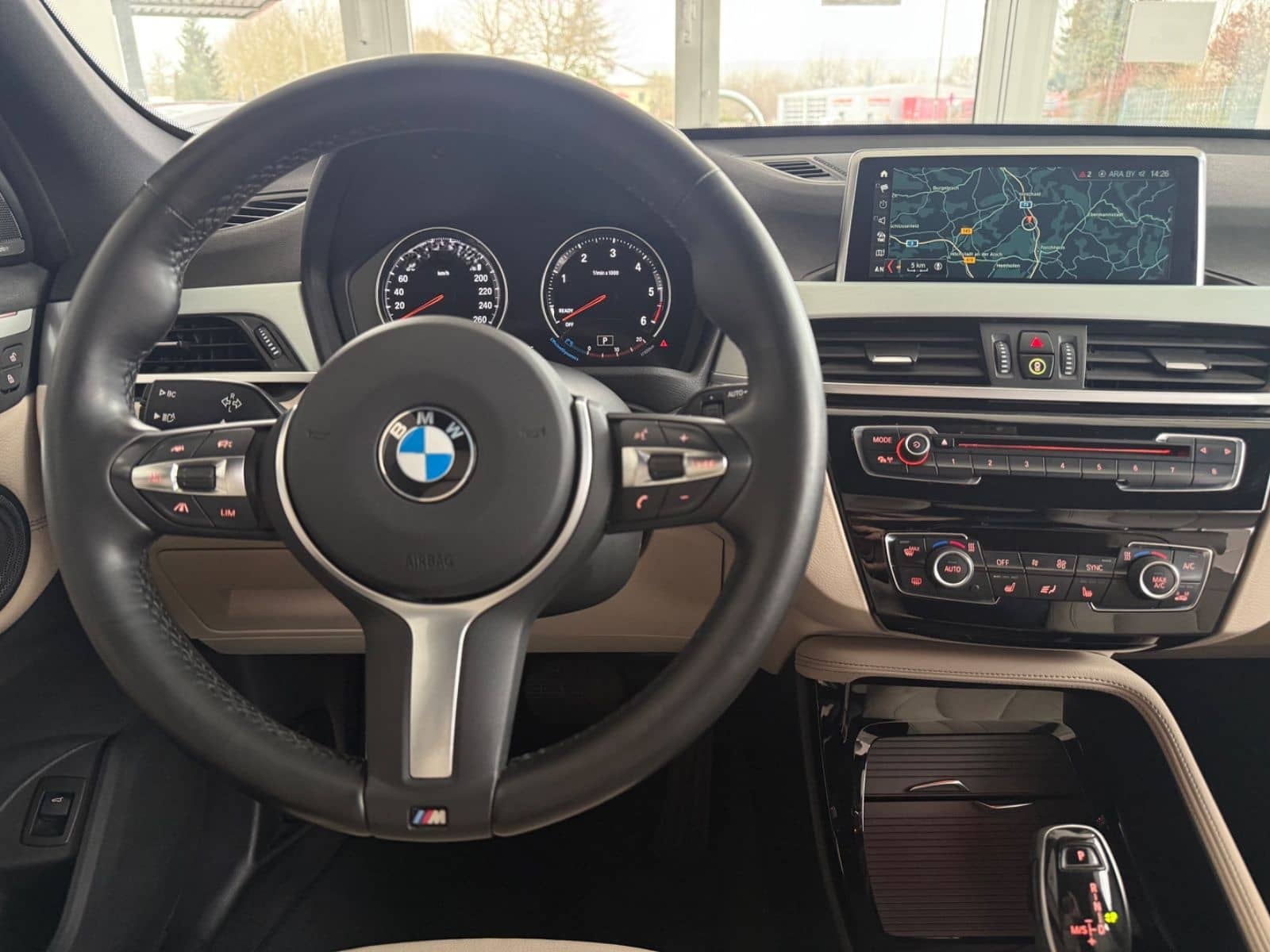 BMW X1 xDrive 20 d M Sport Paket VOLL! AHK H&K foto 15