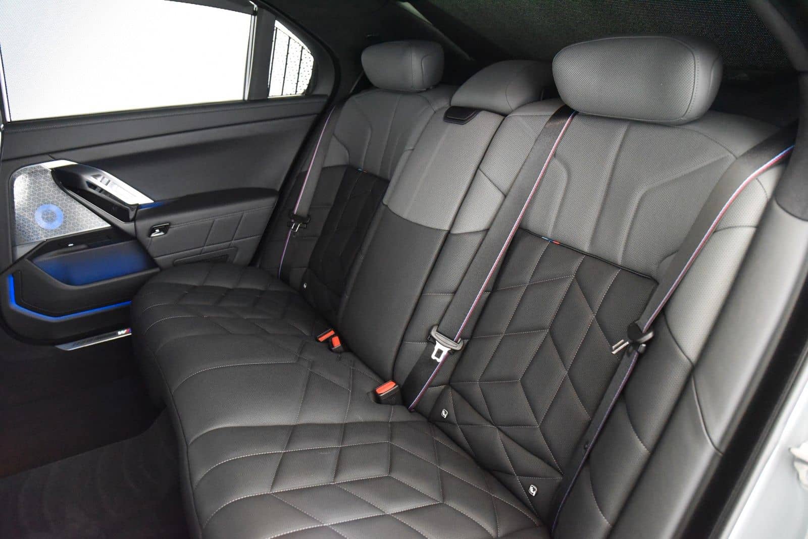 BMW 740d xDrive M Sport Pro ACC LED Pano HUD B&W foto 8