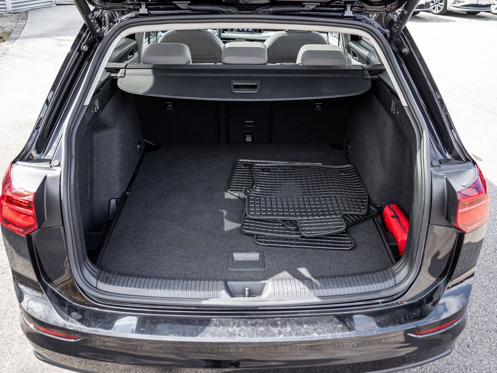 Volkswagen Golf VIII Variant Life 2.0 TDI IQ.Light Navi Par foto 20